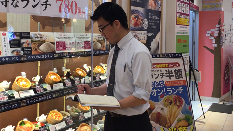 店長自身が考えて答えを出せるよう人を育てるのがＳＶの仕事